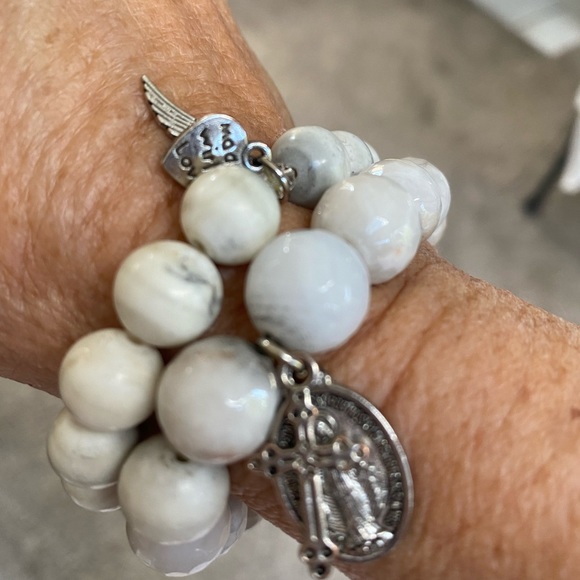 Beautiful Omi  stretch beaded bracelets - Picture 2 of 5